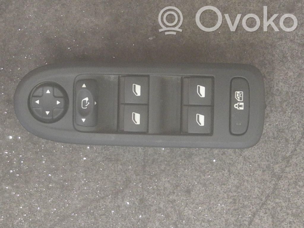 Peugeot 508 Electric window control switch 