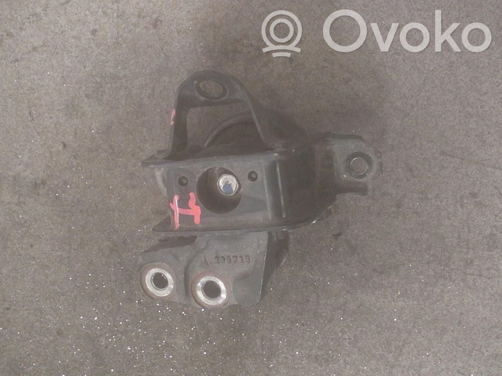 Peugeot 108 Engine mount bracket 