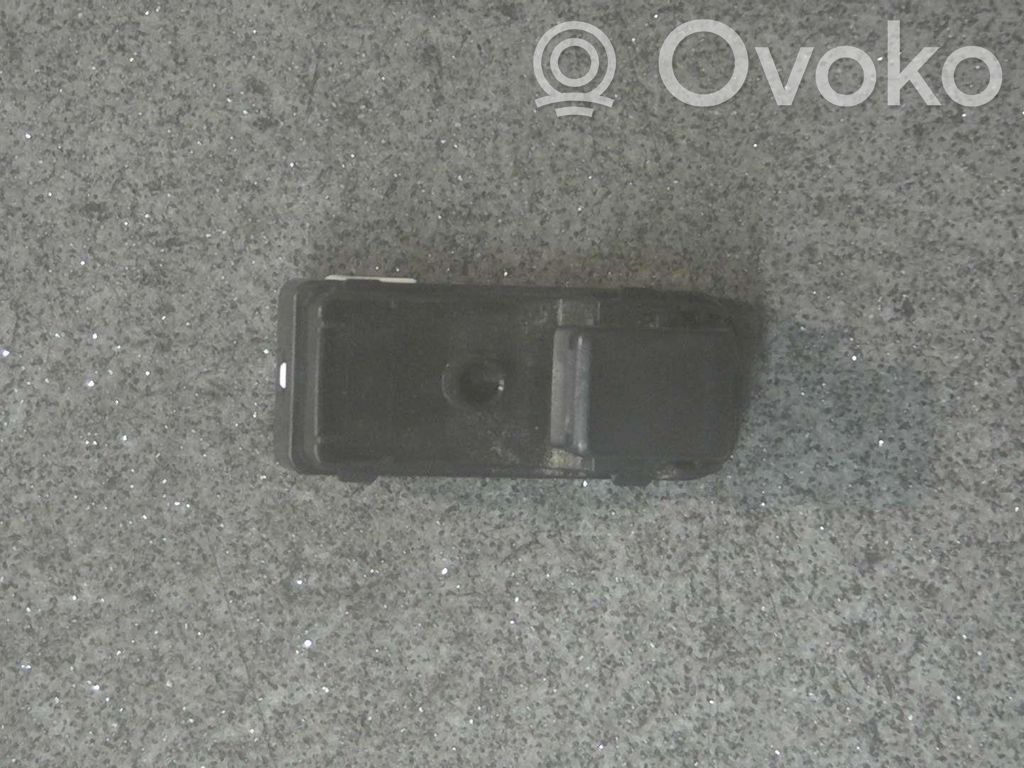 Mazda 3 III Electric window control switch 