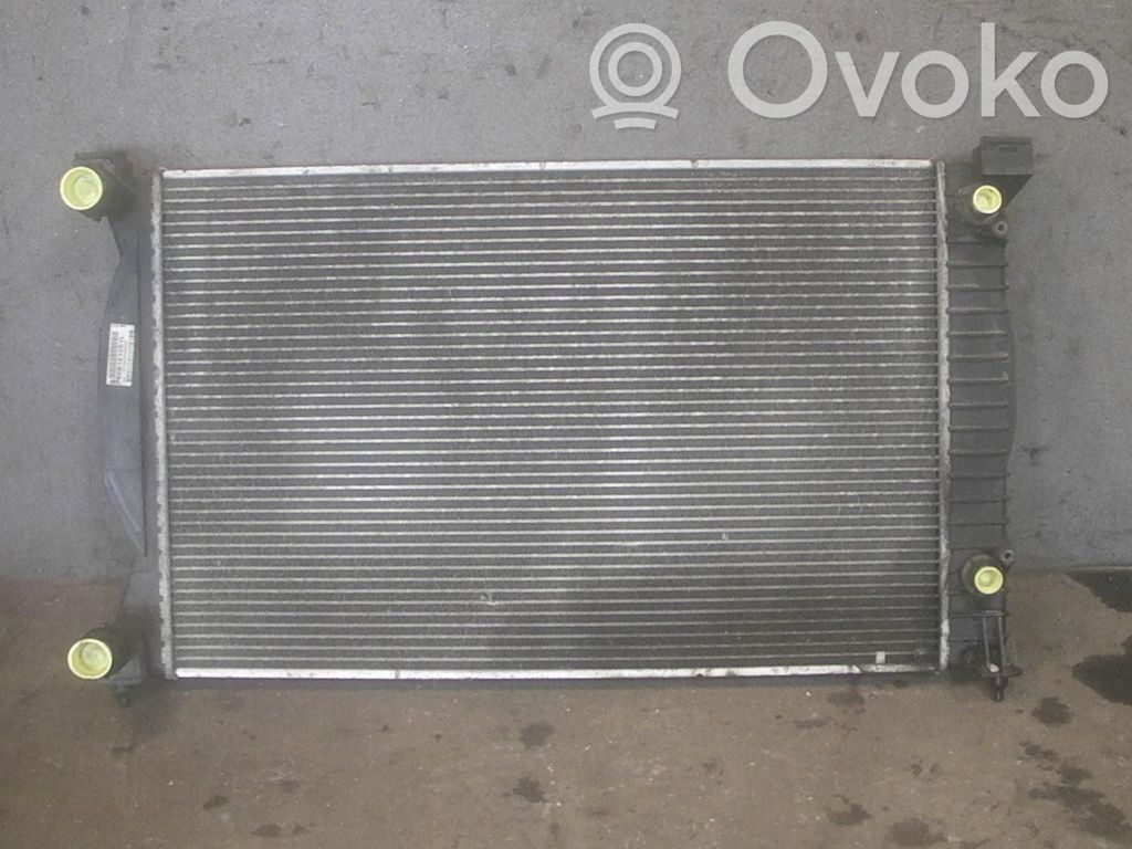 Audi A4 S4 B7 8E 8H Aušinimo skysčio radiatorius 