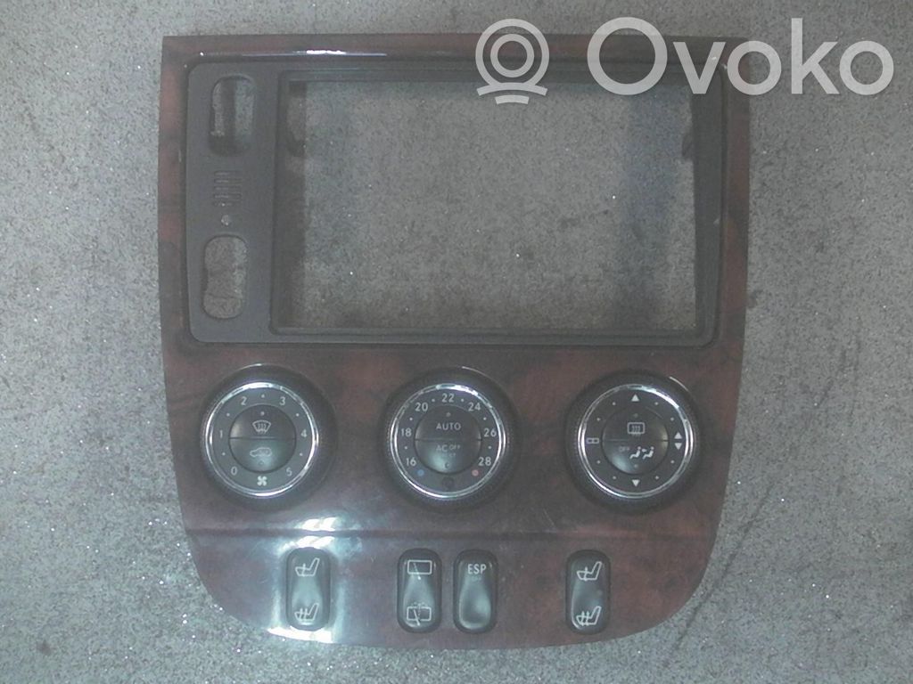 Panel klimatyzacji   A1638204289,A1638204289,1638205589