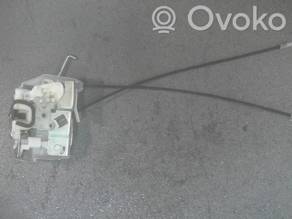 Loading door lock   82302M68K01000