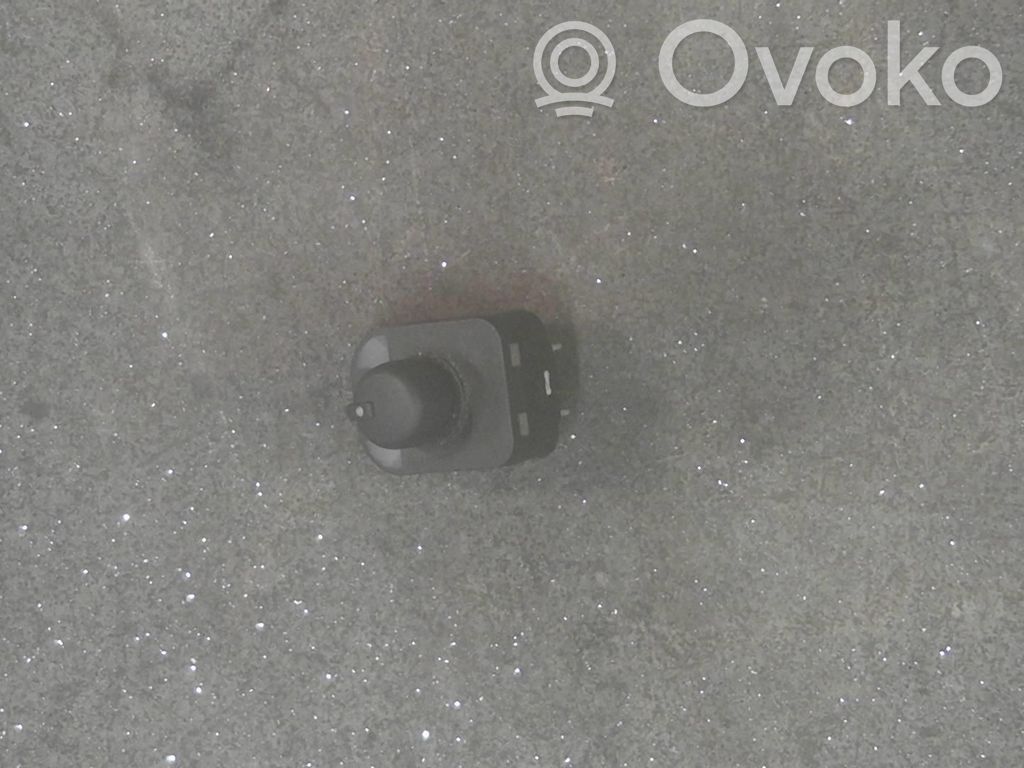 Audi A4 S4 B7 8E 8H Other devices 