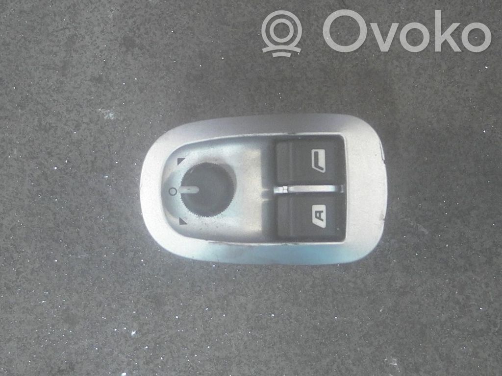 Peugeot 206+ Interruptor del elevalunas eléctrico 
