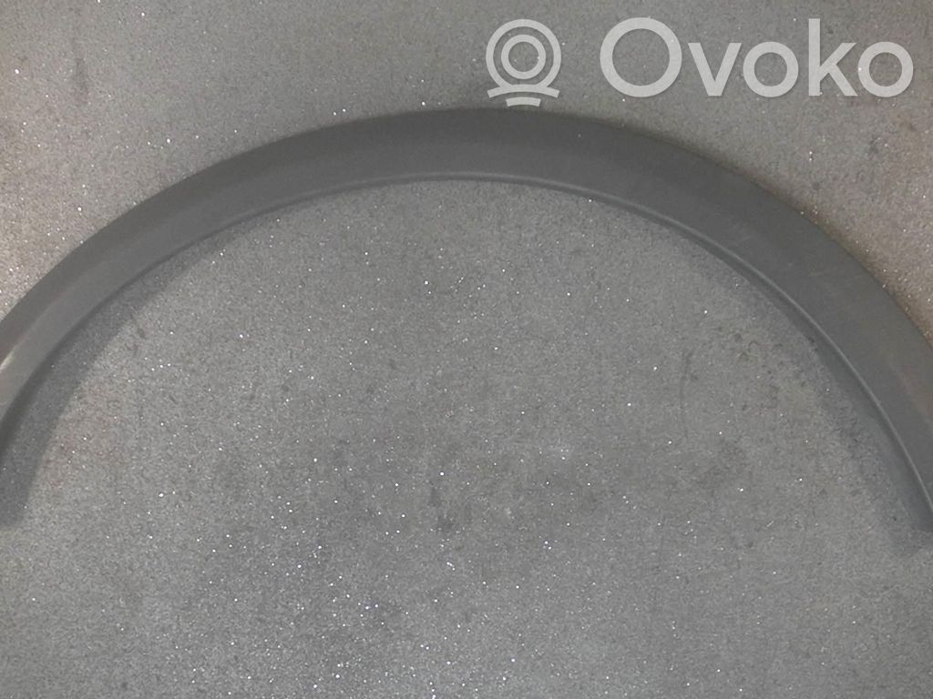 Garniture pour voûte de roue avant