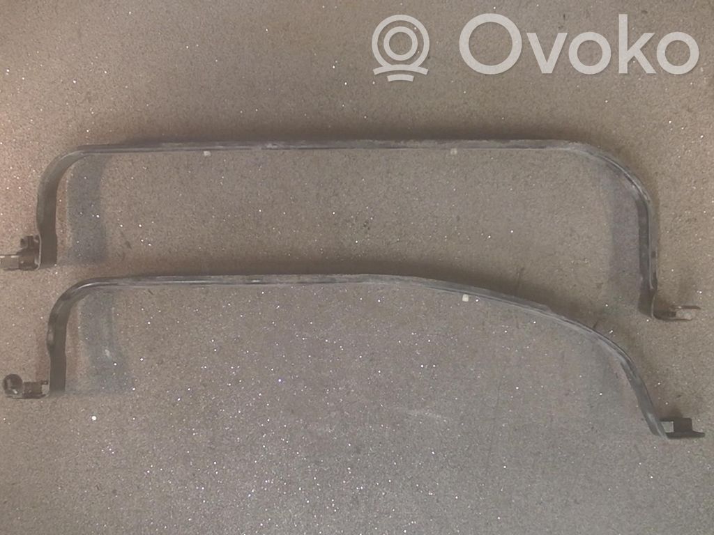 Volvo S60 Sangle de réservoir de carburant