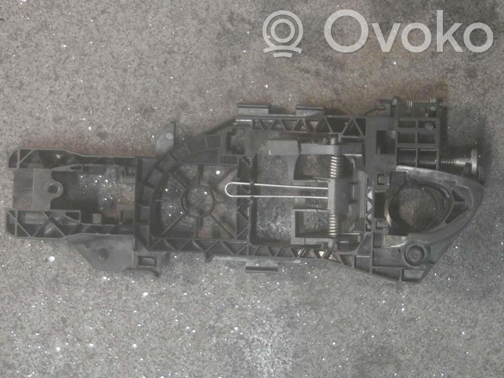 Volkswagen PASSAT B6 Poignée extérieure avant 