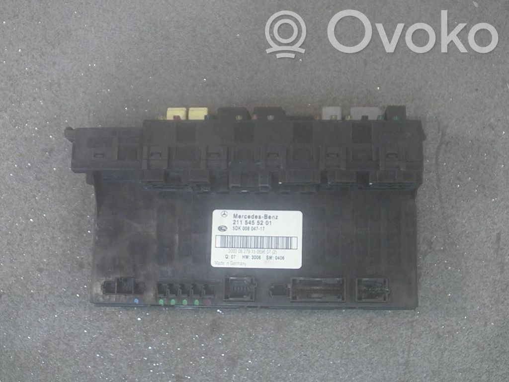 Mercedes-Benz CLS C219 Módulo de fusible 
