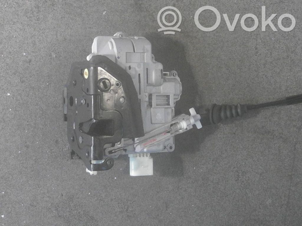 Volkswagen PASSAT B7 Motor închidere centralizată 