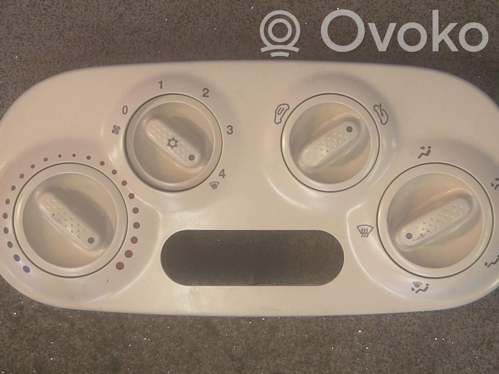 Fiat 500 Oro kondicionieriaus/ klimato/ pečiuko valdymo blokas (salone) 