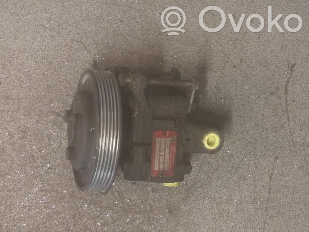 BMW 3 E36 Power steering pump 
