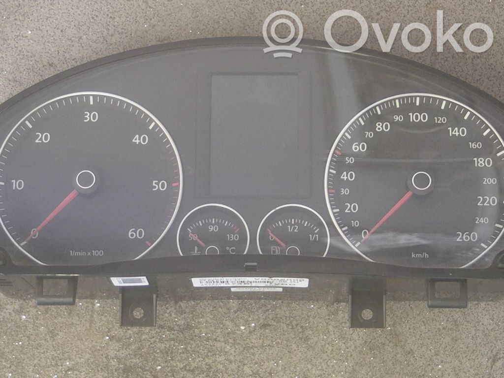 Volkswagen Golf V Geschwindigkeitsmesser Cockpit 