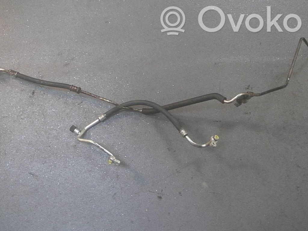 Ilmastointilaitteen putki (A/C)   2STK