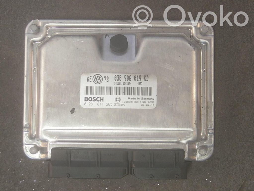 Volkswagen PASSAT B5.5 Unitate/modul de control motor 
