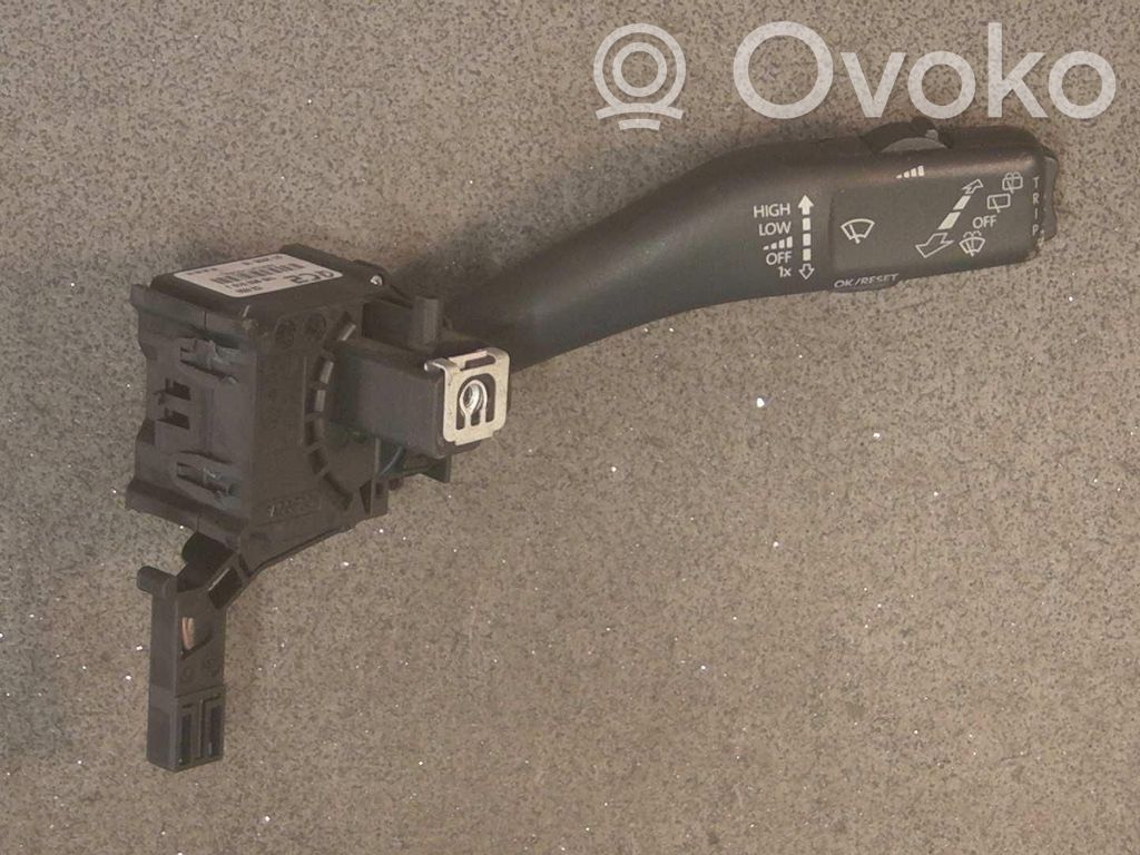 Skoda Octavia Mk2 (1Z) Commodo, commande essuie-glace/phare 