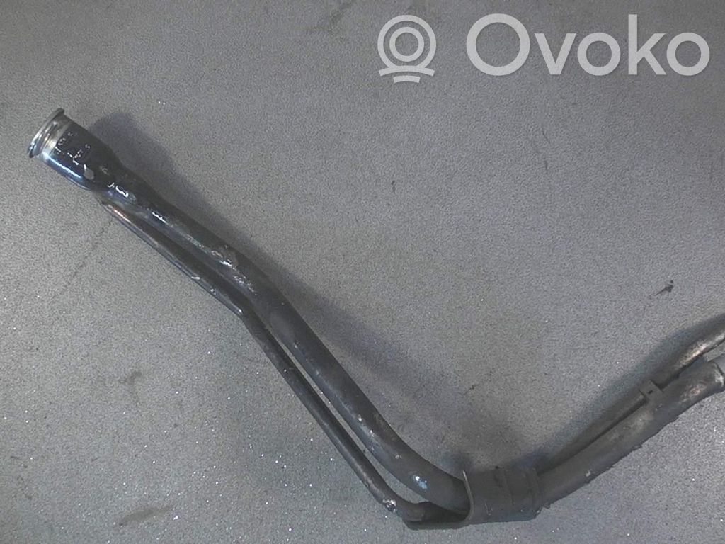 Volvo C30 Tubo e bocchettone per riempimento serbatoio del carburante