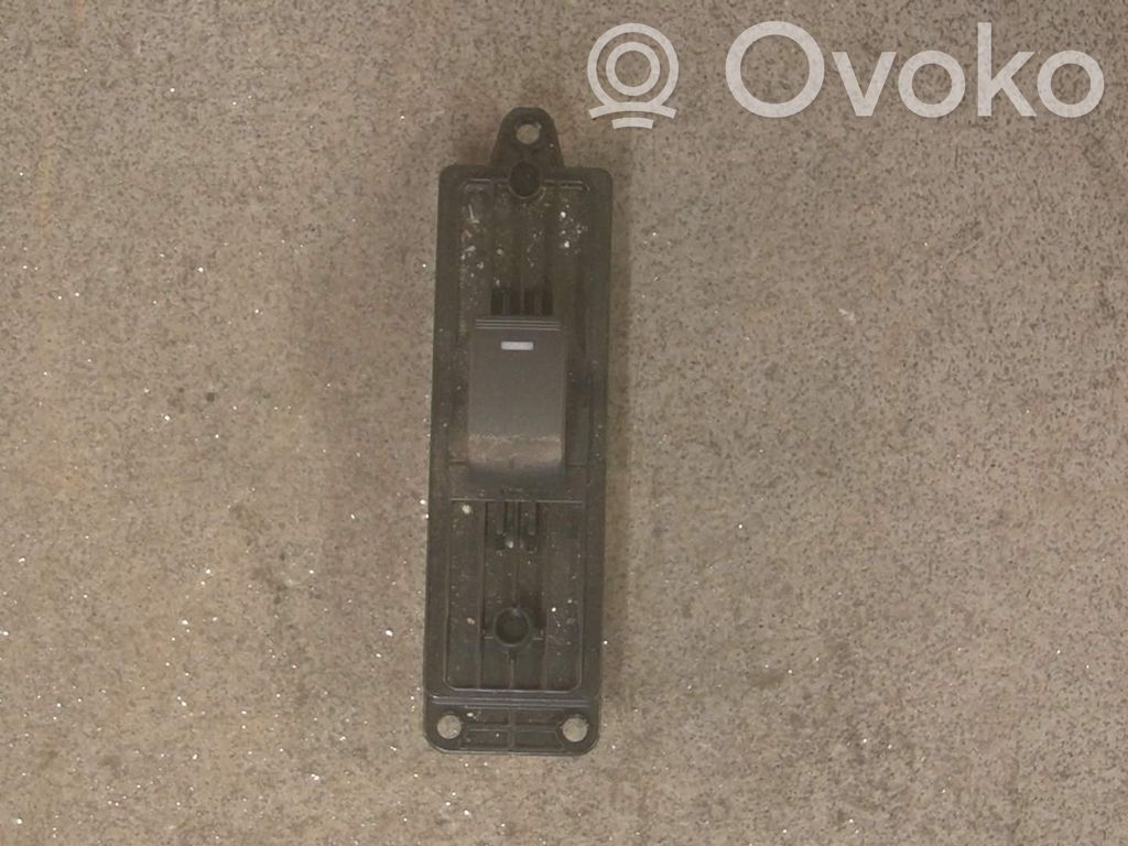 Electric window control switch   GDK466380A