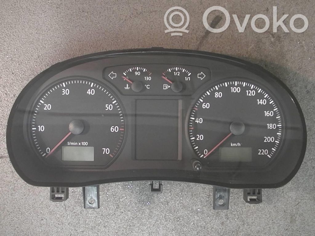 Volkswagen Polo IV 9N3 Licznik / Prędkościomierz 