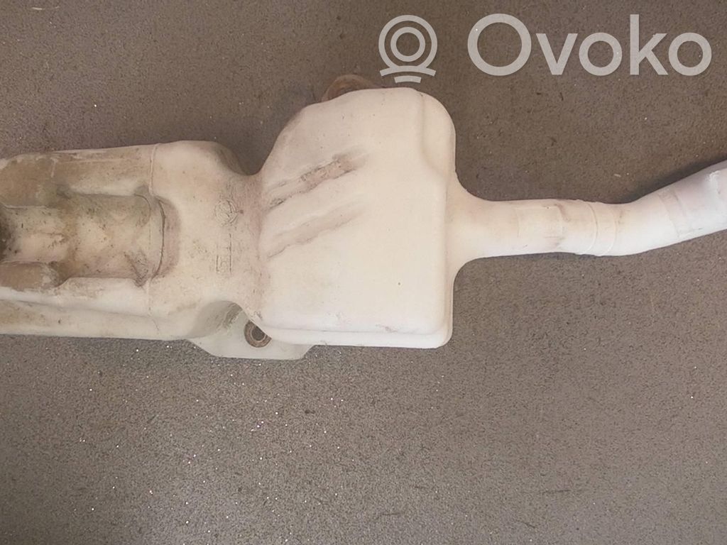 Logu šķidruma tvertne