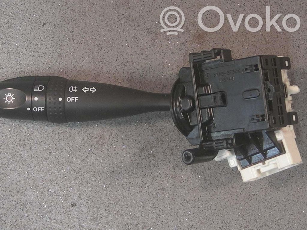 Suzuki Swift I Commodo, commande essuie-glace/phare 