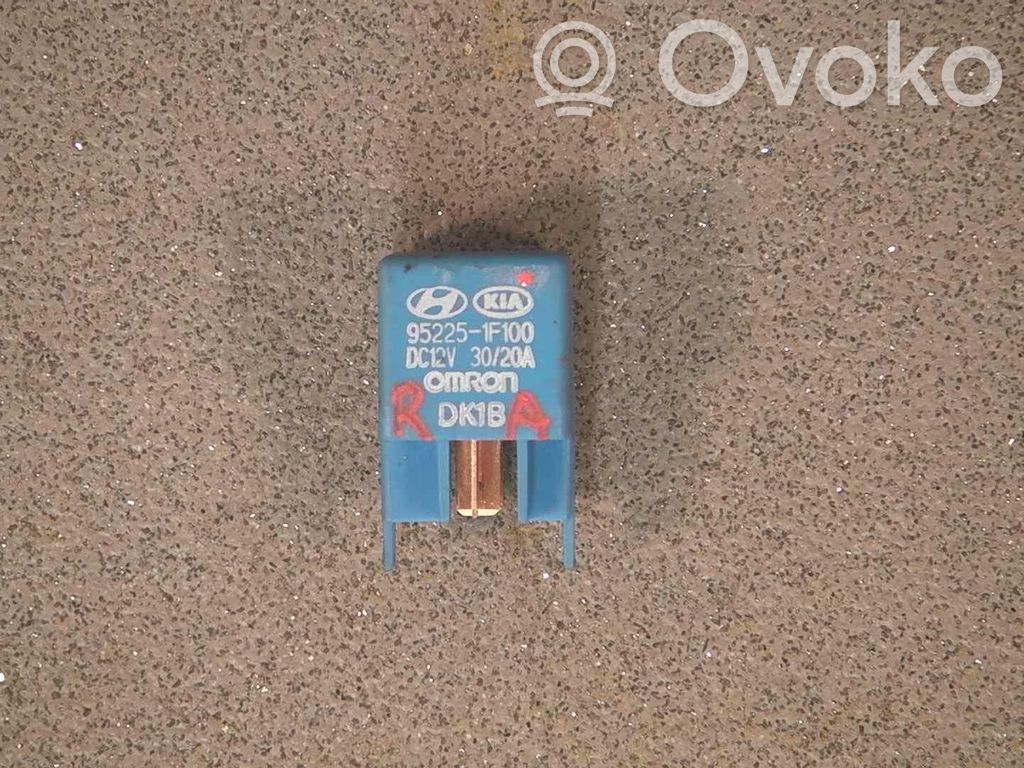 Sonstige Steuergeräte / Module   952251F100