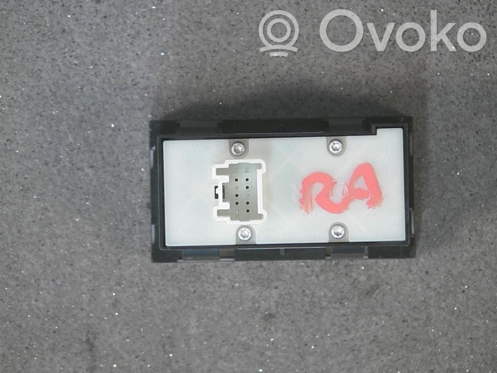 Comutator lumini