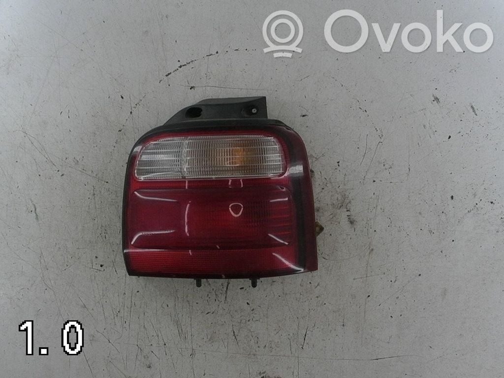 Lámpara de faros/luces traseros