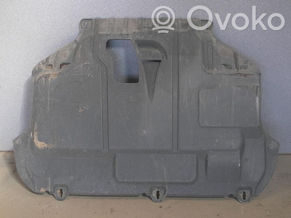 Cache de protection sous moteur