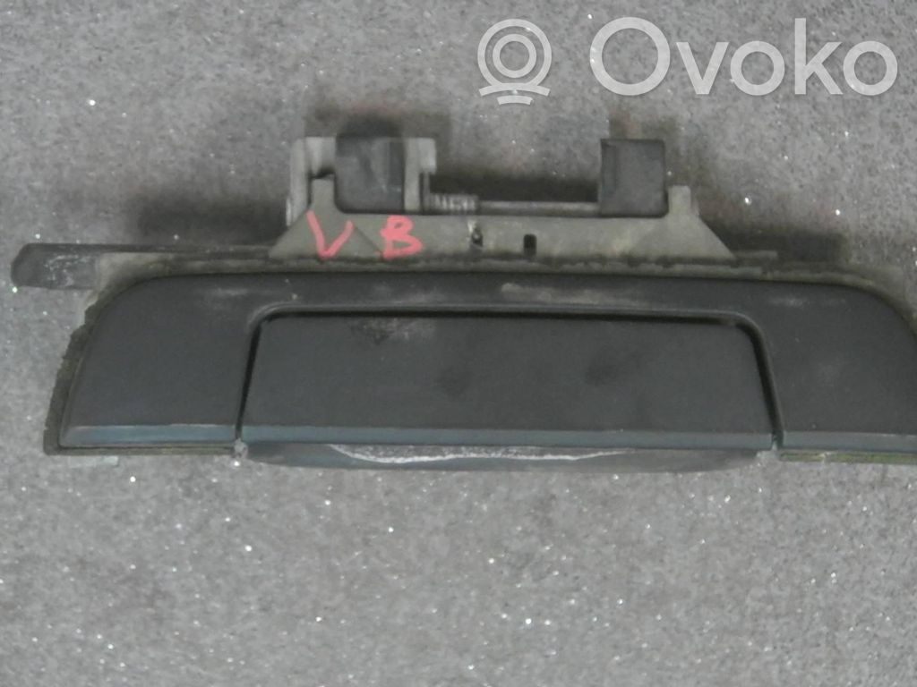 Manecilla externa puerta delantera