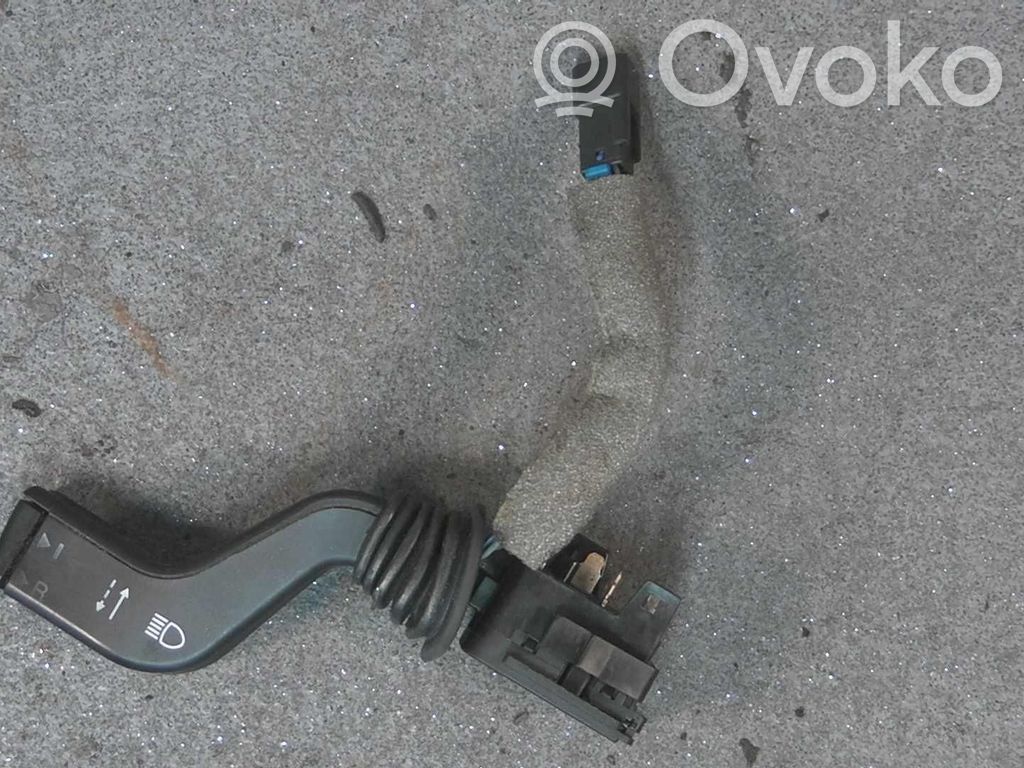 Bloc semnalizator și ștergător parbriz