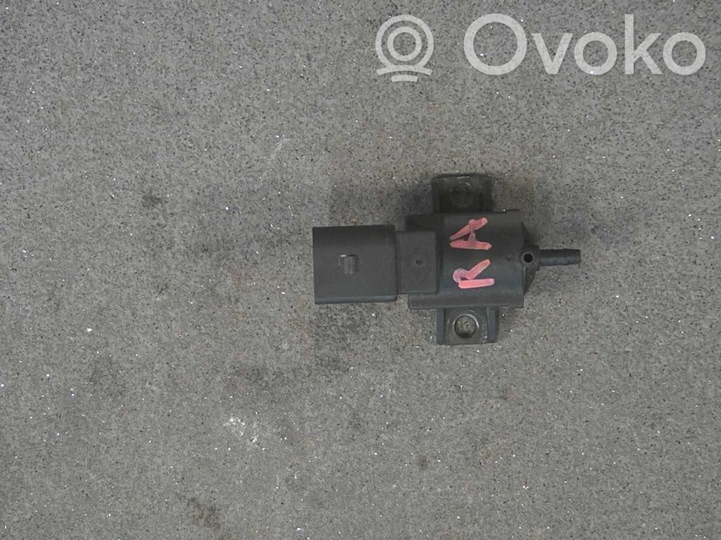 Supapă vacuum   037906283D
