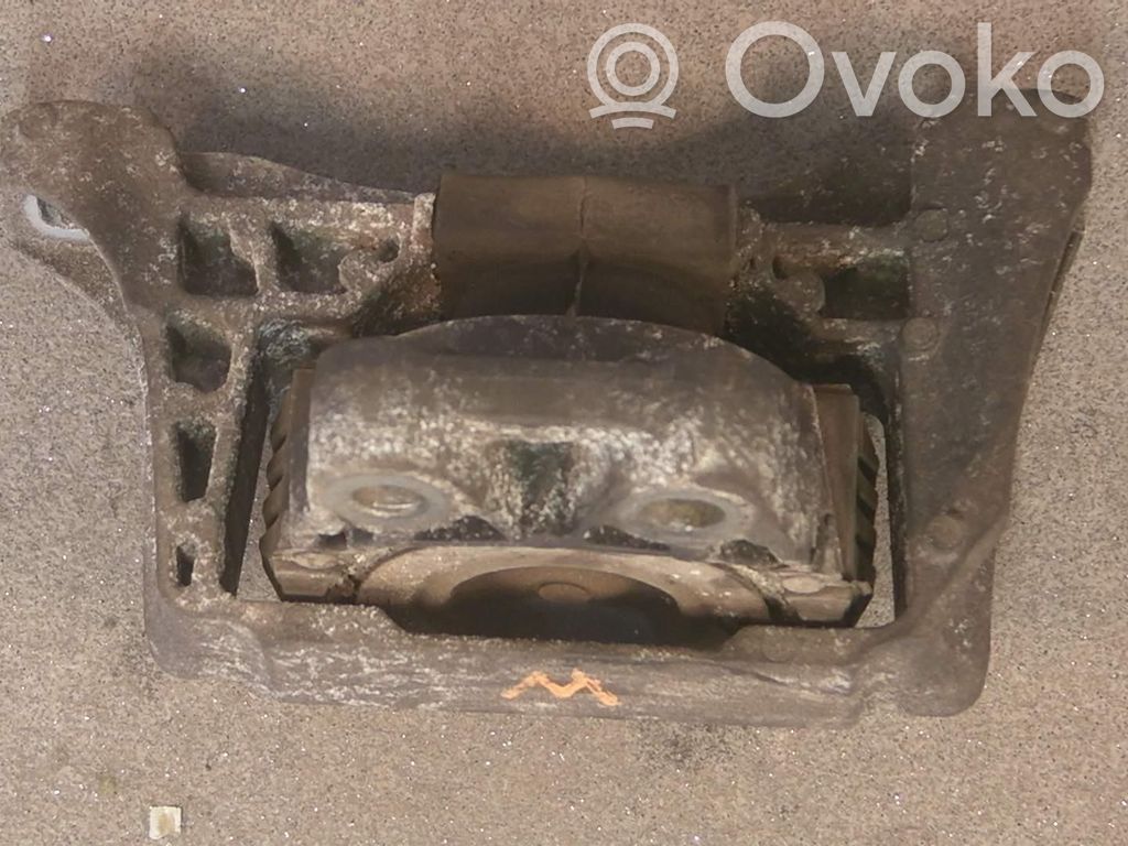 Engine mount bracket   7M516F012YB