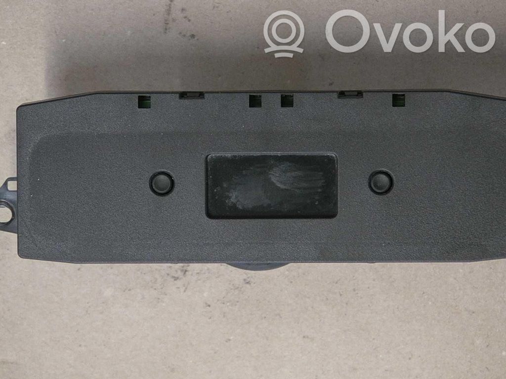 Peugeot Partner Screen/display/small screen 