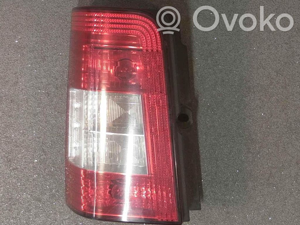 Lámpara de faros/luces traseros