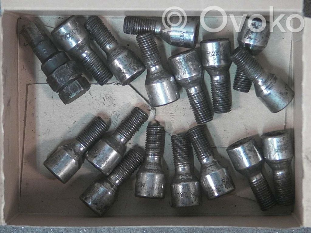 Tornillo de la rueda de repuesto