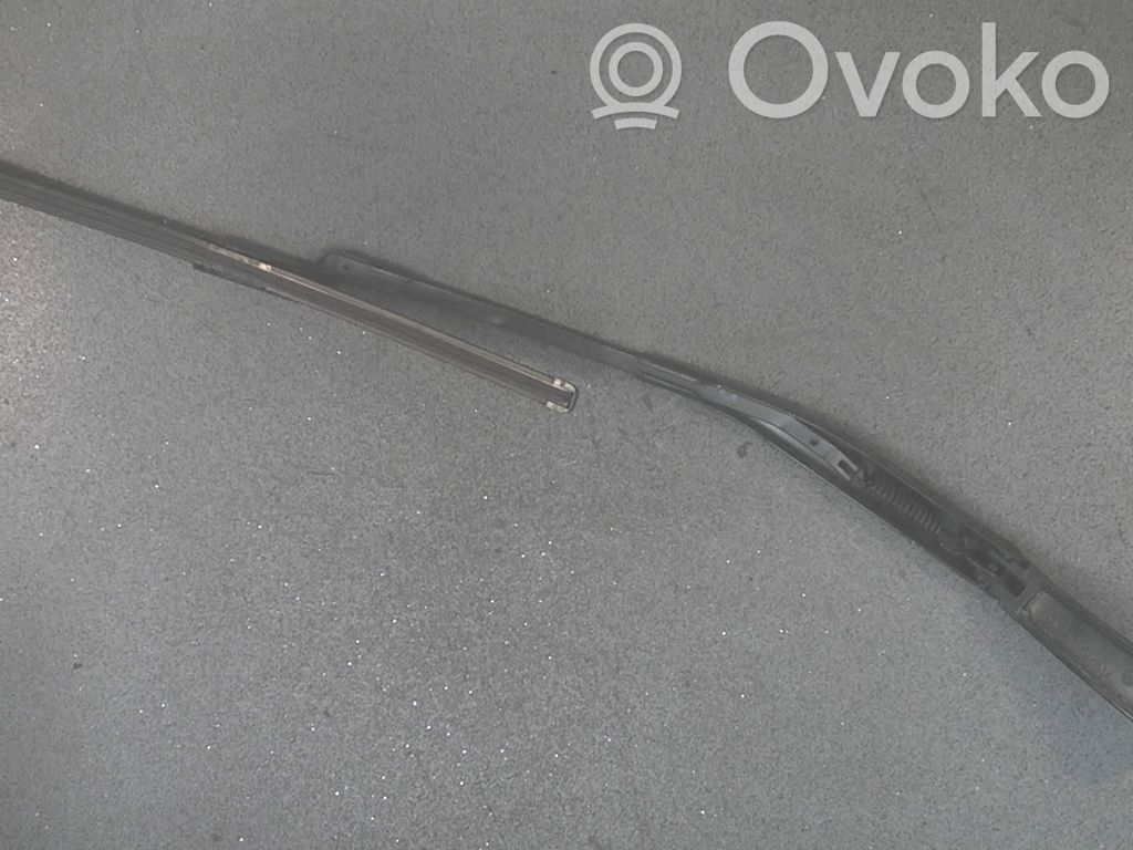 Front wiper blade arm