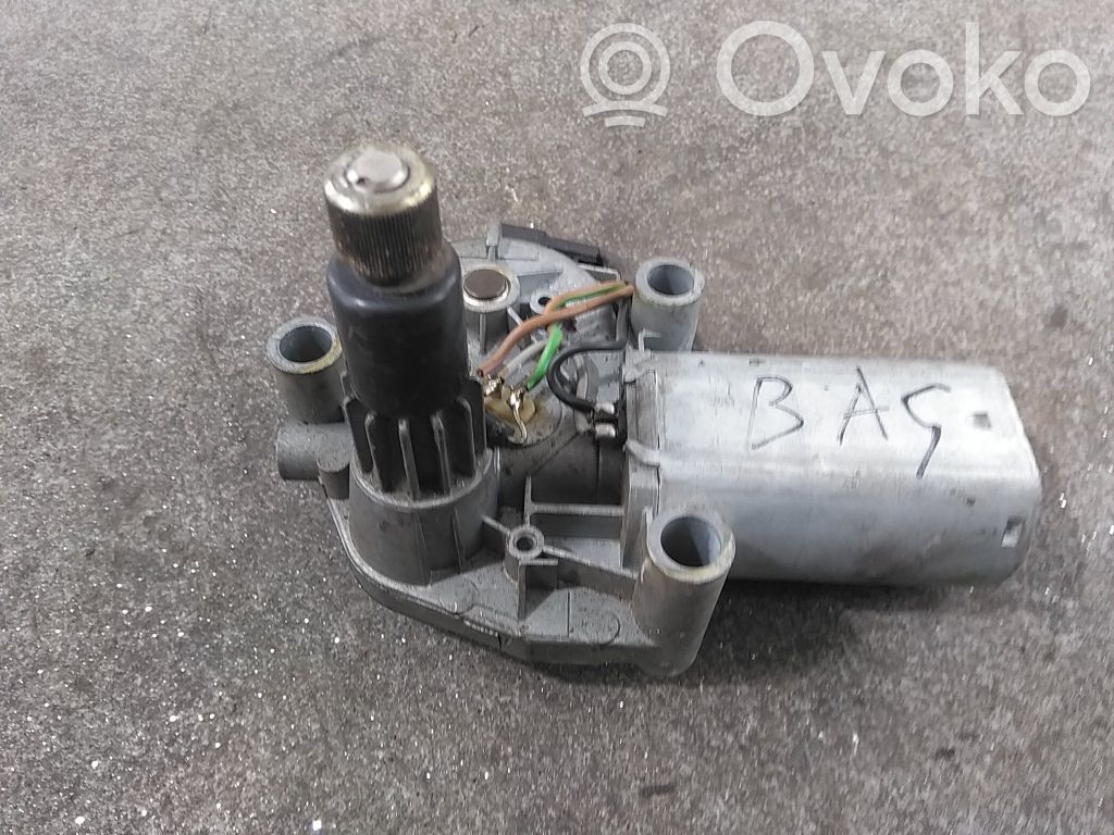 Aizmugurējā loga tīrītāja motoriņš   VALEO