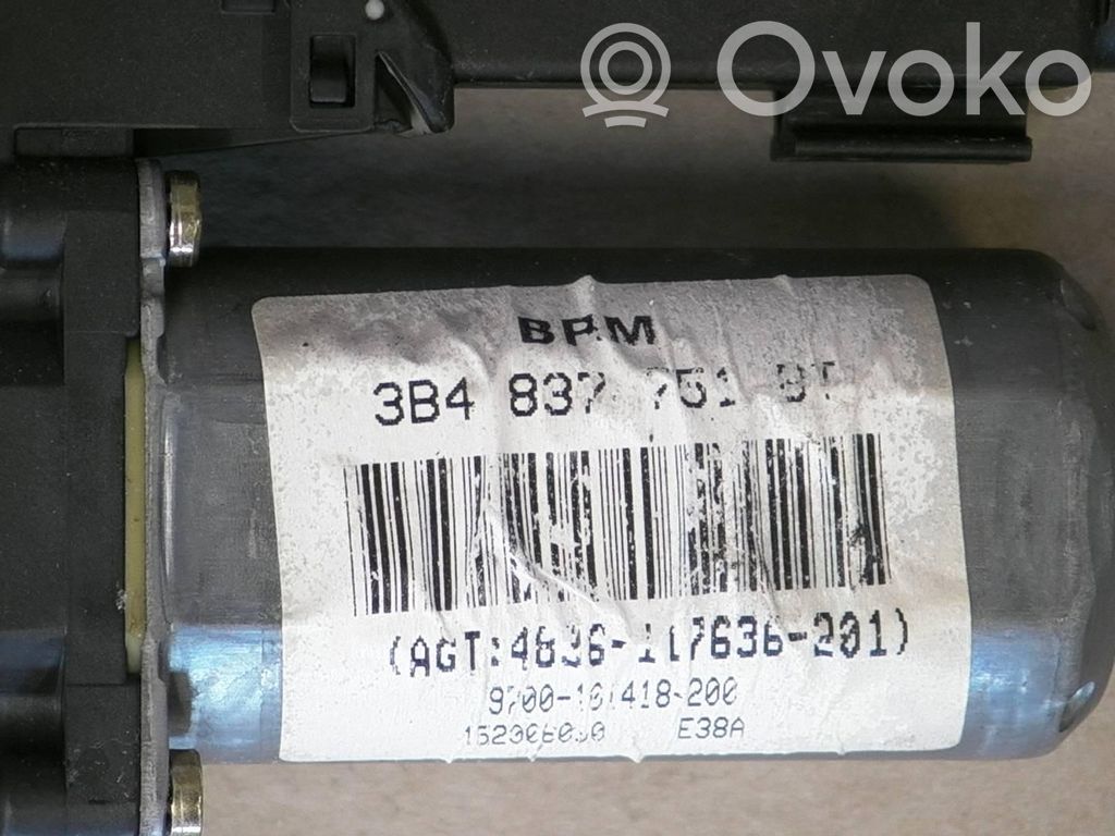 Motor del regulador de la ventanilla de la puerta delantera