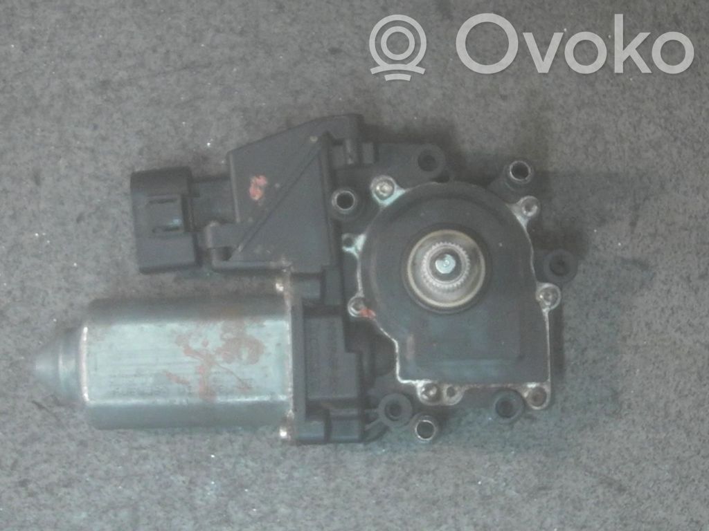 Motor del regulador de la ventanilla de la puerta delantera