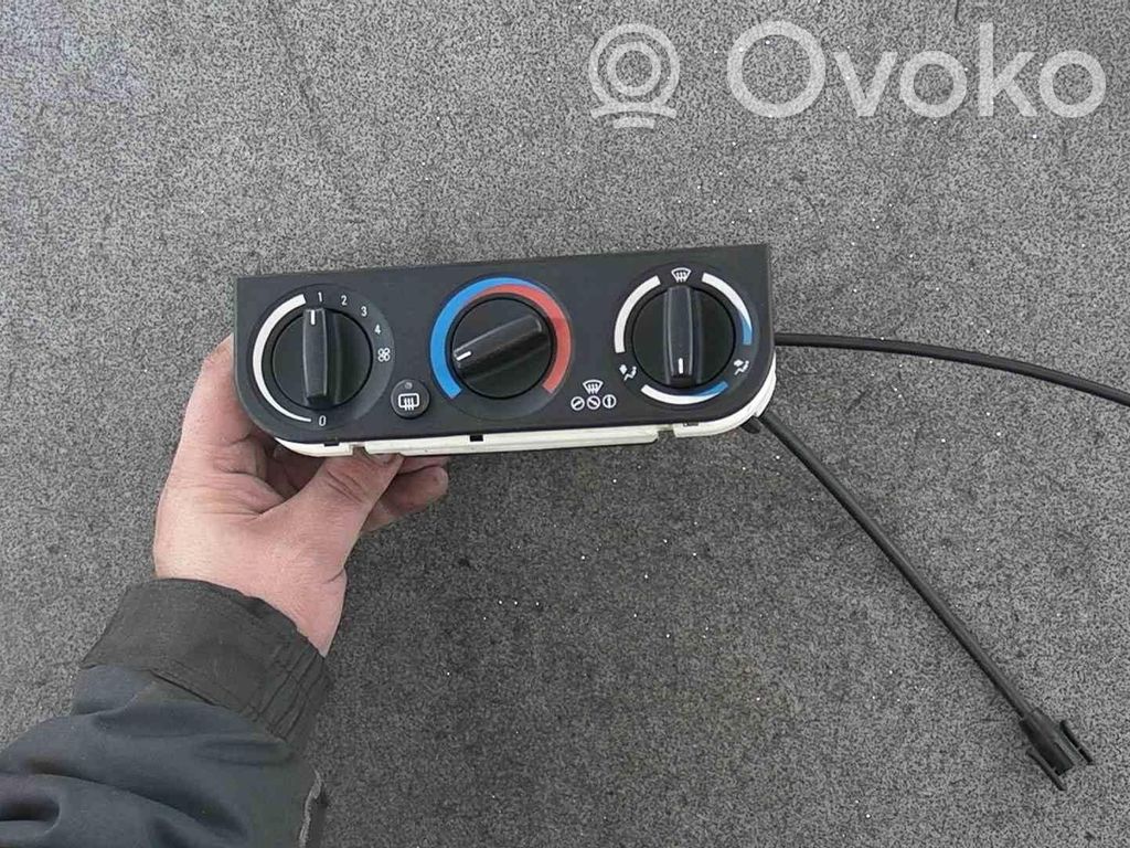 BMW 3 E36 Climate control unit 