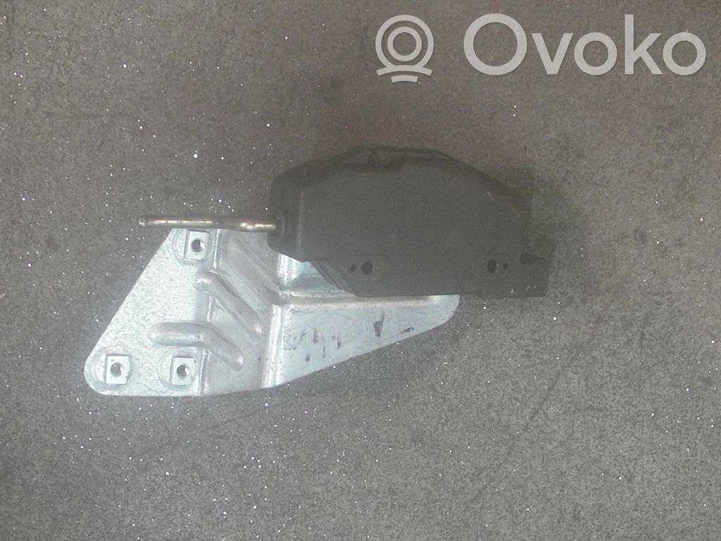 Opel Omega A Centrinio užrakto varikliukas 