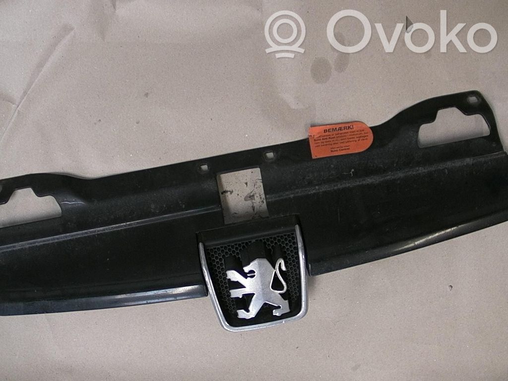 Peugeot 406 Rejilla delantera 
