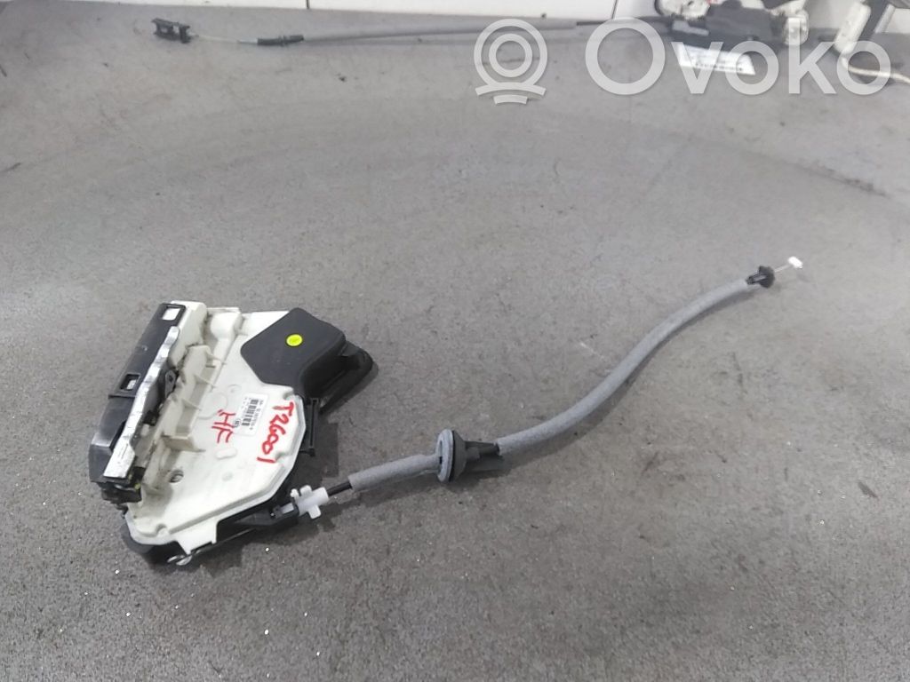 Volkswagen PASSAT B8 Centrinio užrakto varikliukas 