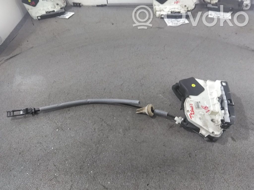 Volkswagen PASSAT B8 Keskuslukituksen moottori 