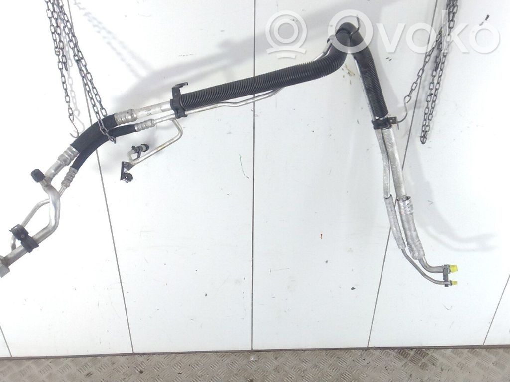 Ilmastointilaitteen putki (A/C)   2322201