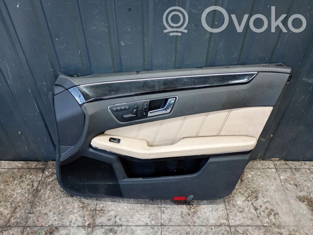 Mercedes-Benz E W212 Boczki / Poszycie drzwi przednich 