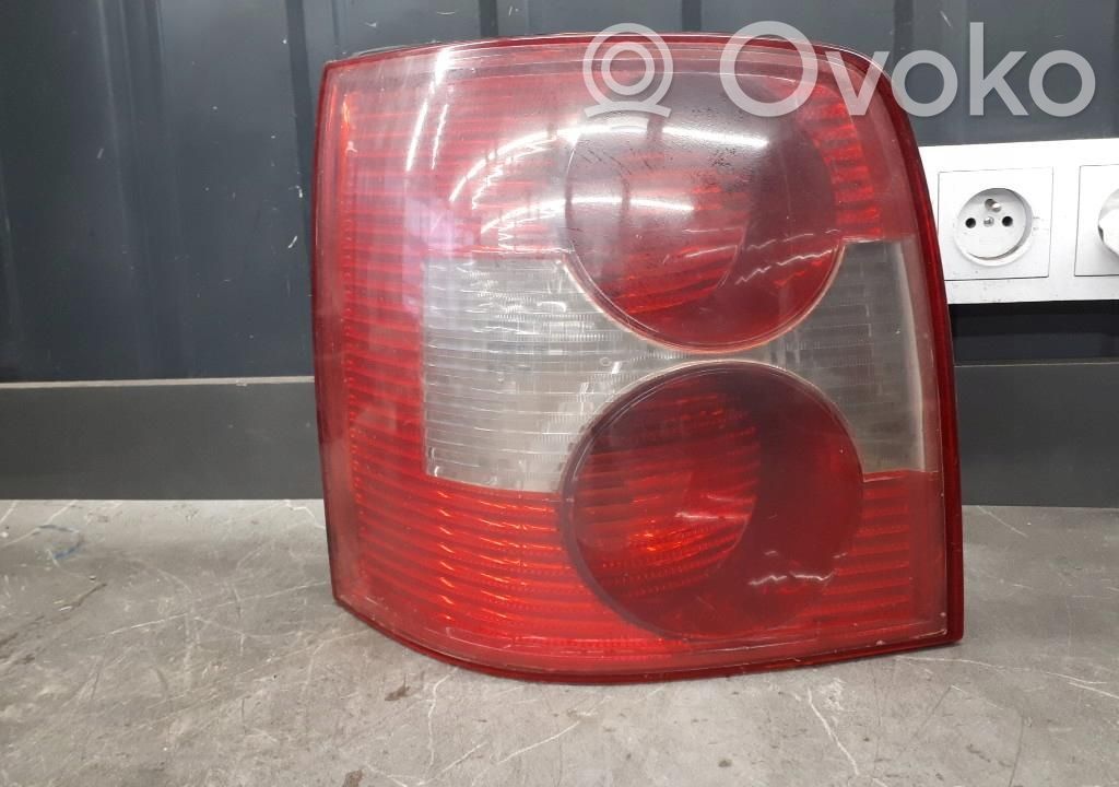 Volkswagen PASSAT B5 Lampa tylna 