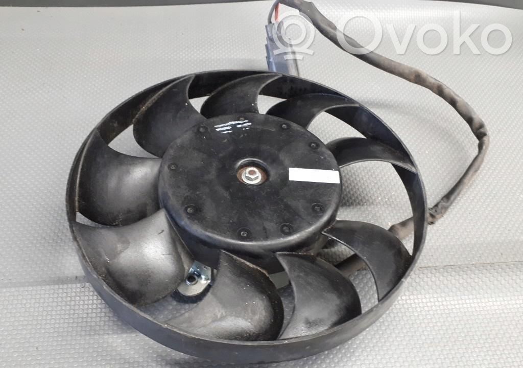 Ford Focus Elektrisks radiatoru ventilators 