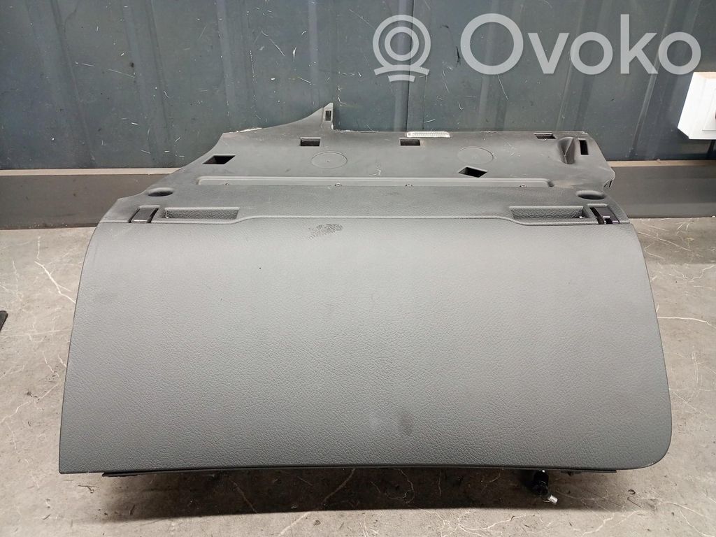 Guantera   4F1857035CN