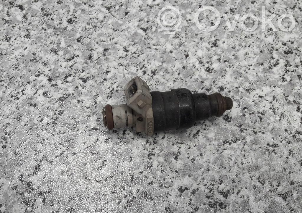 Audi A4 S4 B5 8D Inyector de combustible 